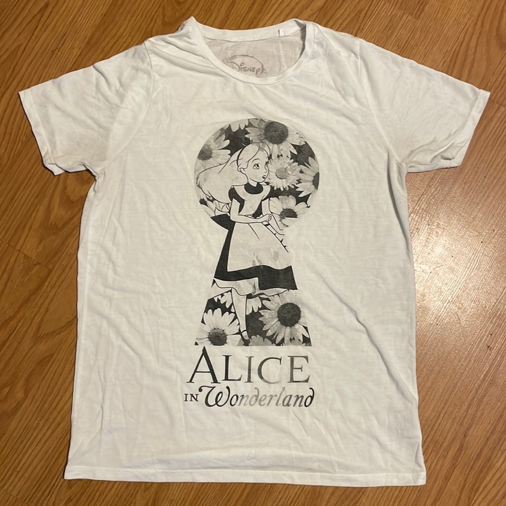 Alice In Wonderland Shirt Disney Keyhole Women’s Sz L